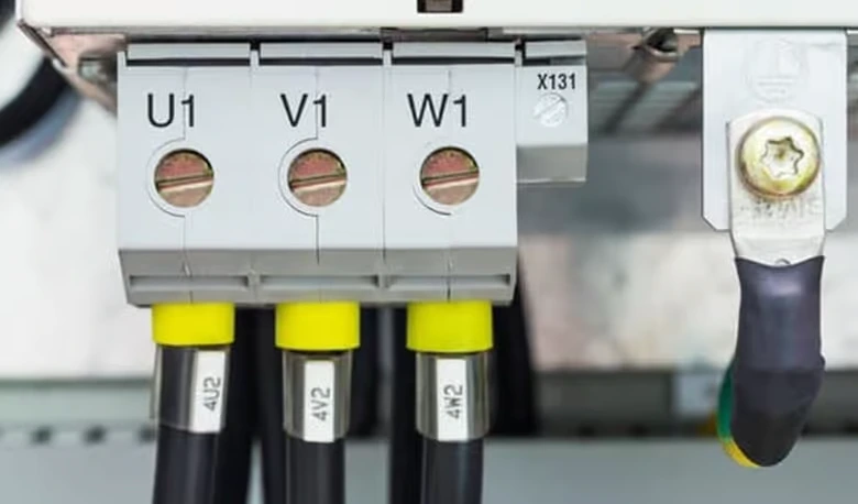 three-phase-power-connection